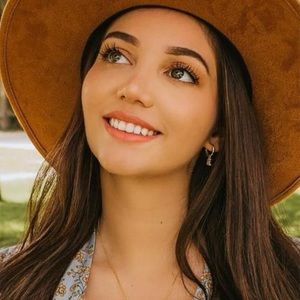 Meet your Posher, Bruna